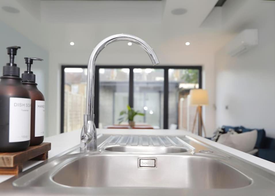 Stylish Flat With Garden, Close To Apartament