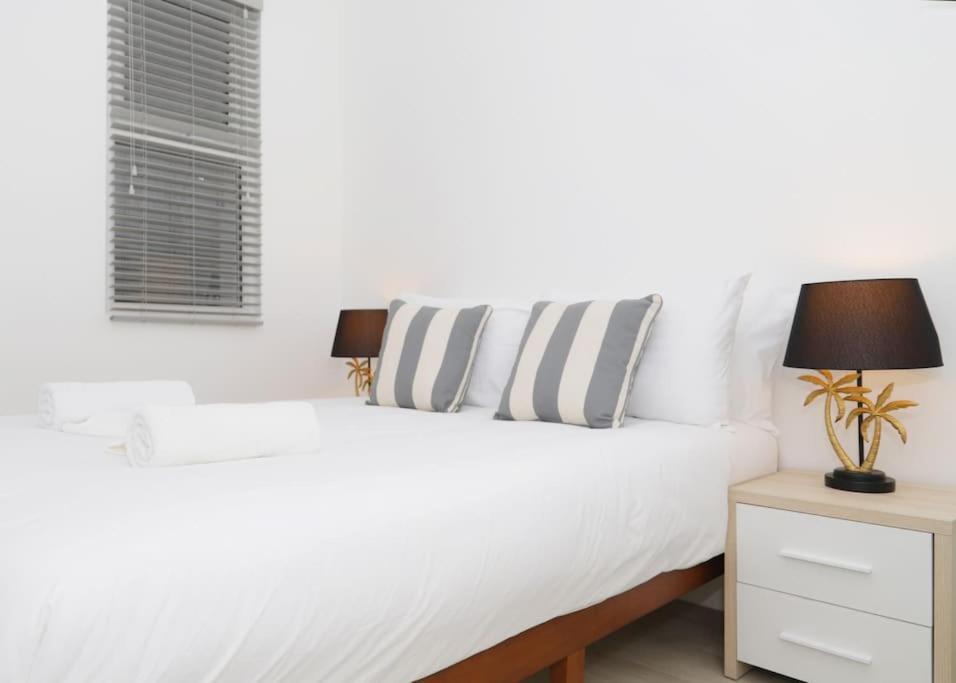 Stylish Flat With Garden, Close To Apartament Londra