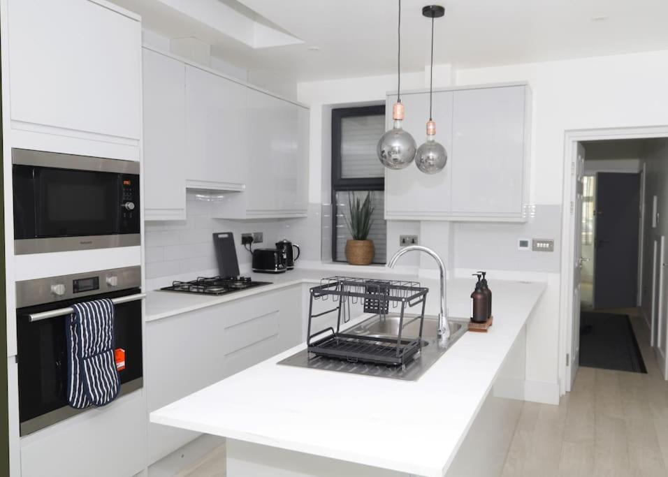 Apartament Stylish Flat With Garden, Close To
